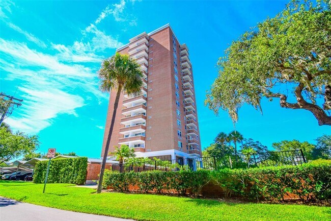 Foto del edificio - 4015 Bayshore Blvd