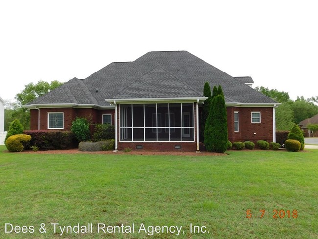 Building Photo - 5 br, 3.5 bath House - 2701 Isaac Drive