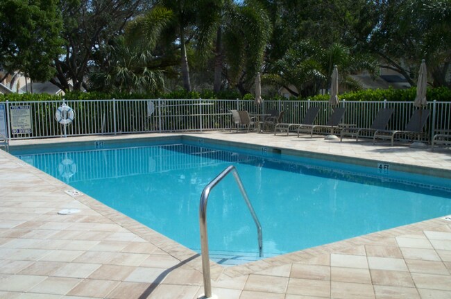 Foto del edificio - 757 Wiggins Lake Dr