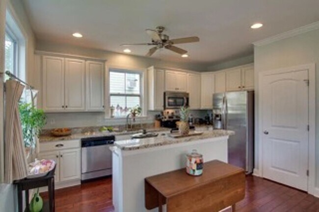 Building Photo - Park Circle Home For Rent