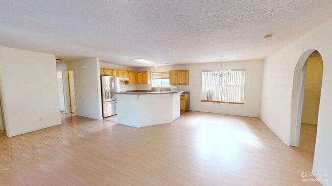 Foto del edificio - Centrally located 3 bed 3 bath home.