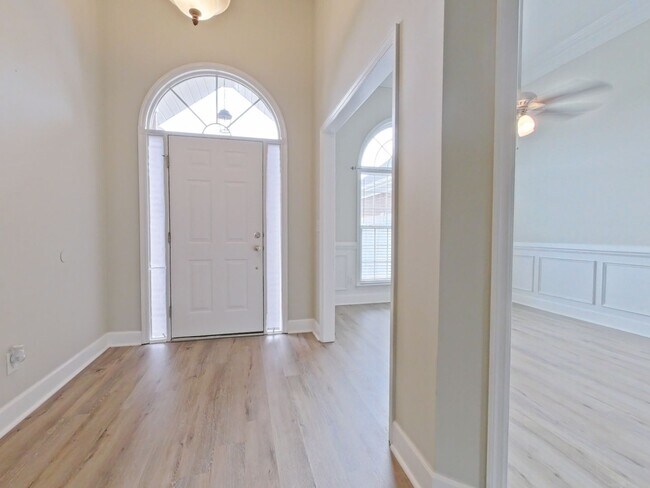 Building Photo - Updated and Clean 4 Bedroom Columbia Count...