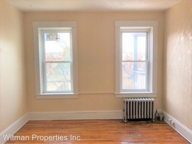 Building Photo - 263 Elm St