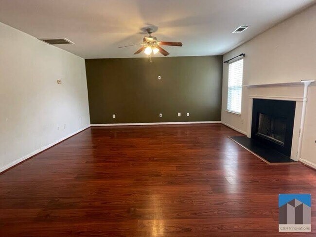 Foto del edificio - 4331 Ash Tree St