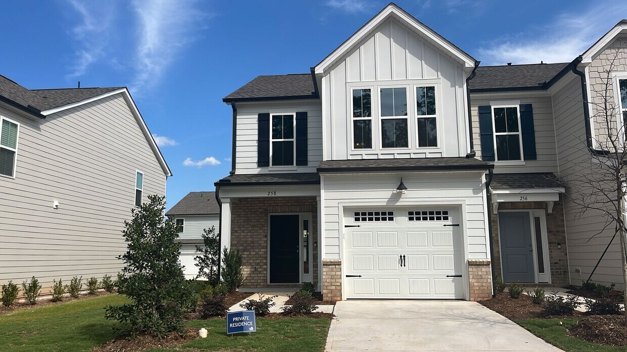 Foto principal - 258 Broomside Ave