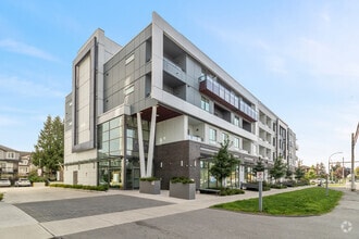 Building Photo - 14438 72 Av