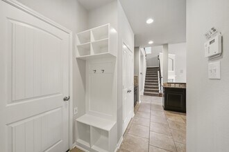 Building Photo - 223 Auburn Shores Ct