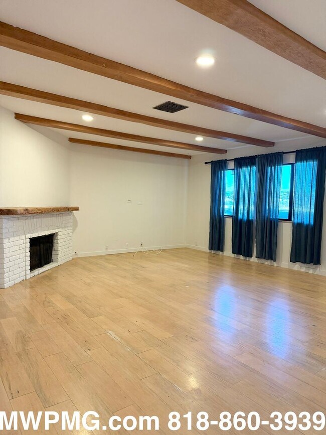 Foto del edificio - 4Bed 3Bath Woodland Hills home is an absol...