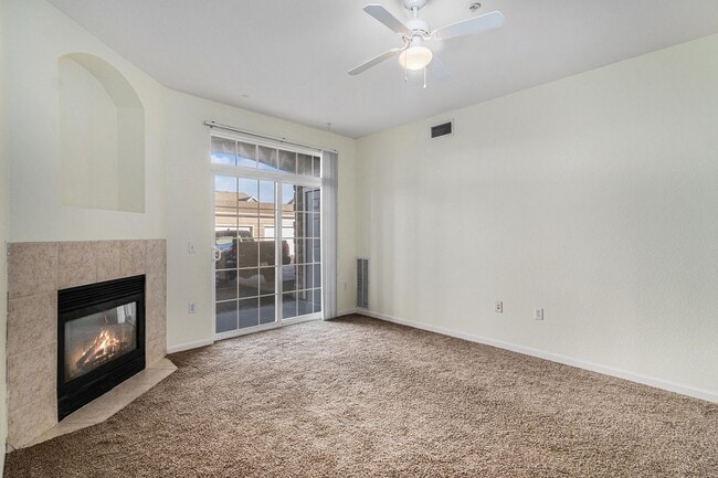 Foto del edificio - Bright 2-Bedroom Condo with Private Patio & Resort-Style Amenities!