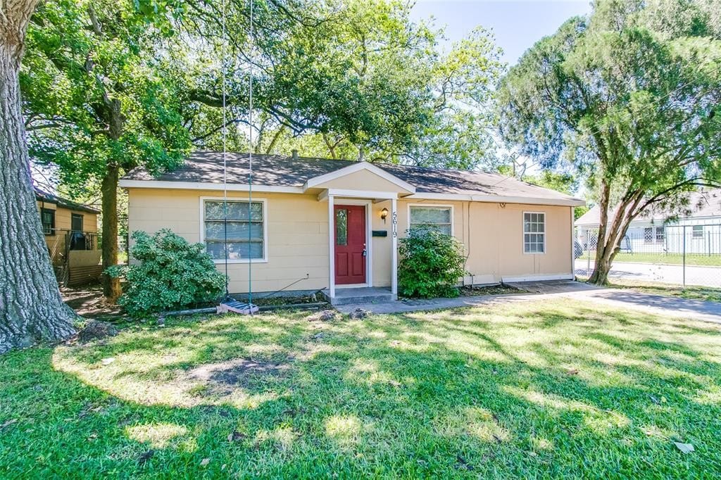 Primary Photo - 5619 Chapman St