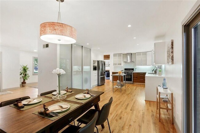 Foto del edificio - 1995 Commodore Ln