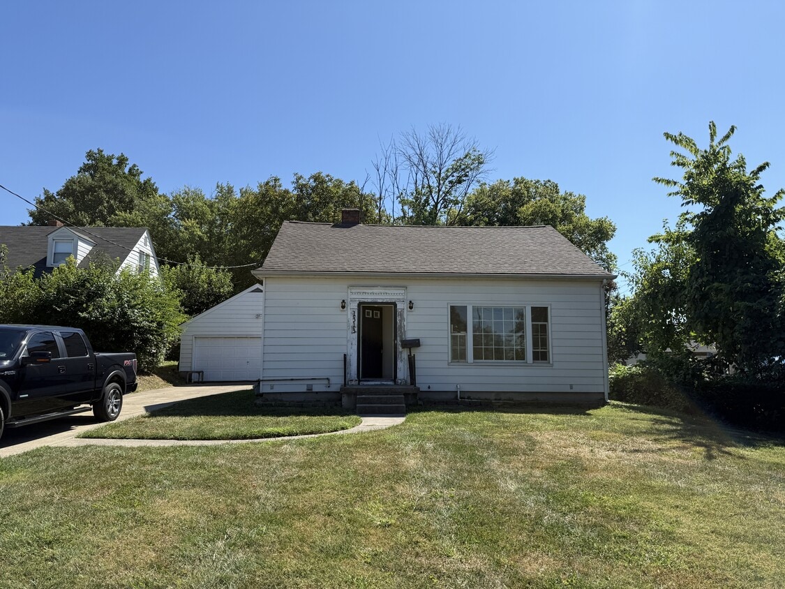 Primary Photo - 1313 Carolina Ave