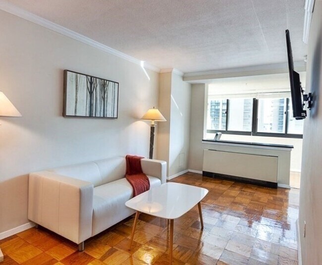 Foto del edificio - 2 Hawthorne Pl