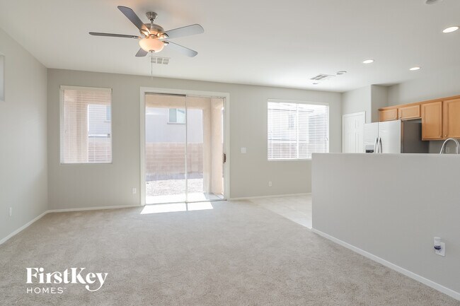 Foto del edificio - 4946 Copperlyn St