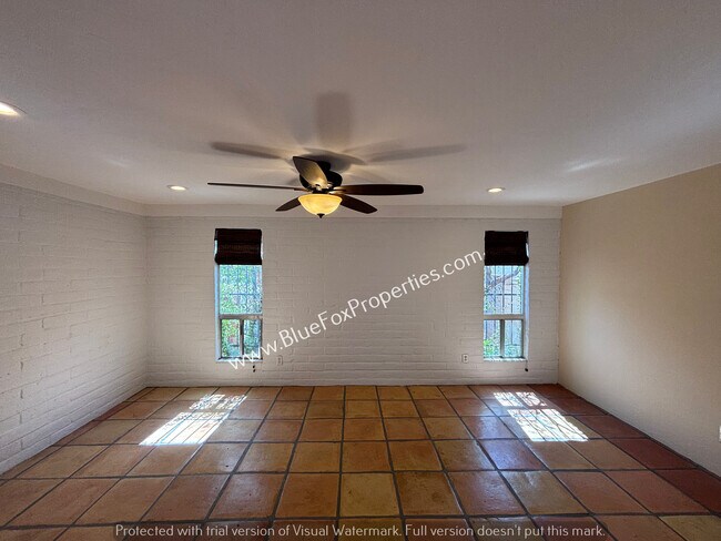 Foto del edificio - 4456 E 15th St