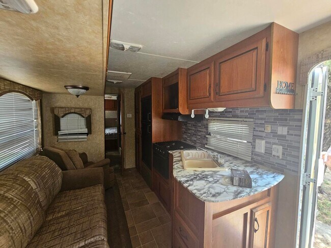 Foto del edificio - 920 Boardwalk Ln
