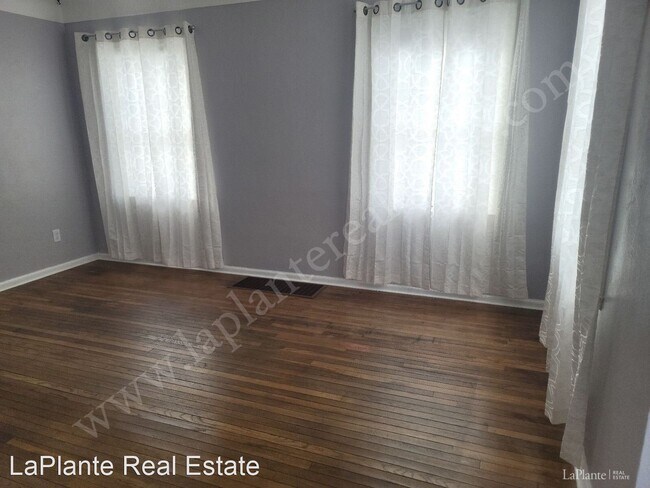Building Photo - 2 br, 1 bath House - 2211 W Sylvania Avenue