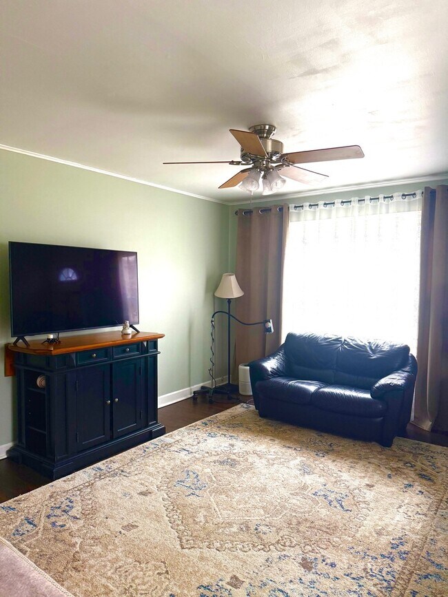 Foto del edificio - 24 Johnathan Rd