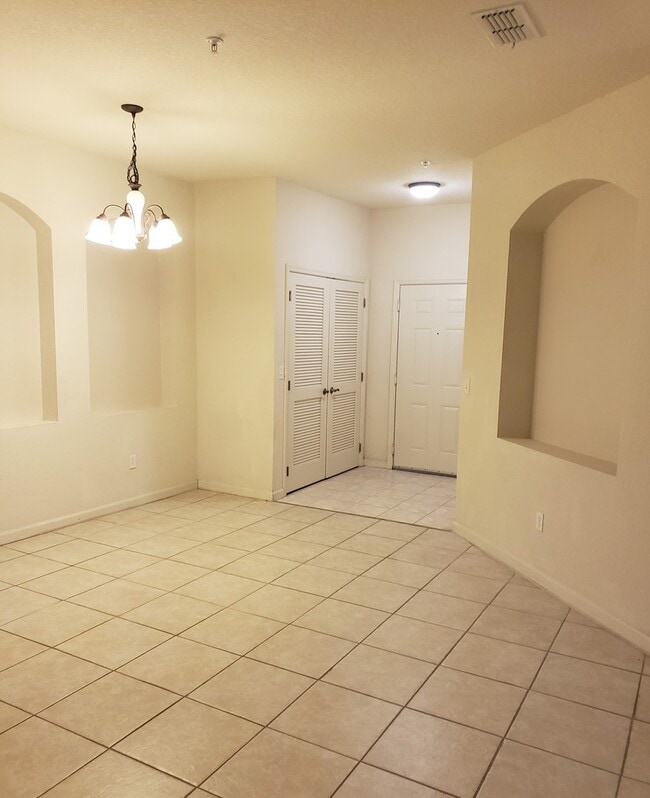 Building Photo - 3331 Whitestone Cir