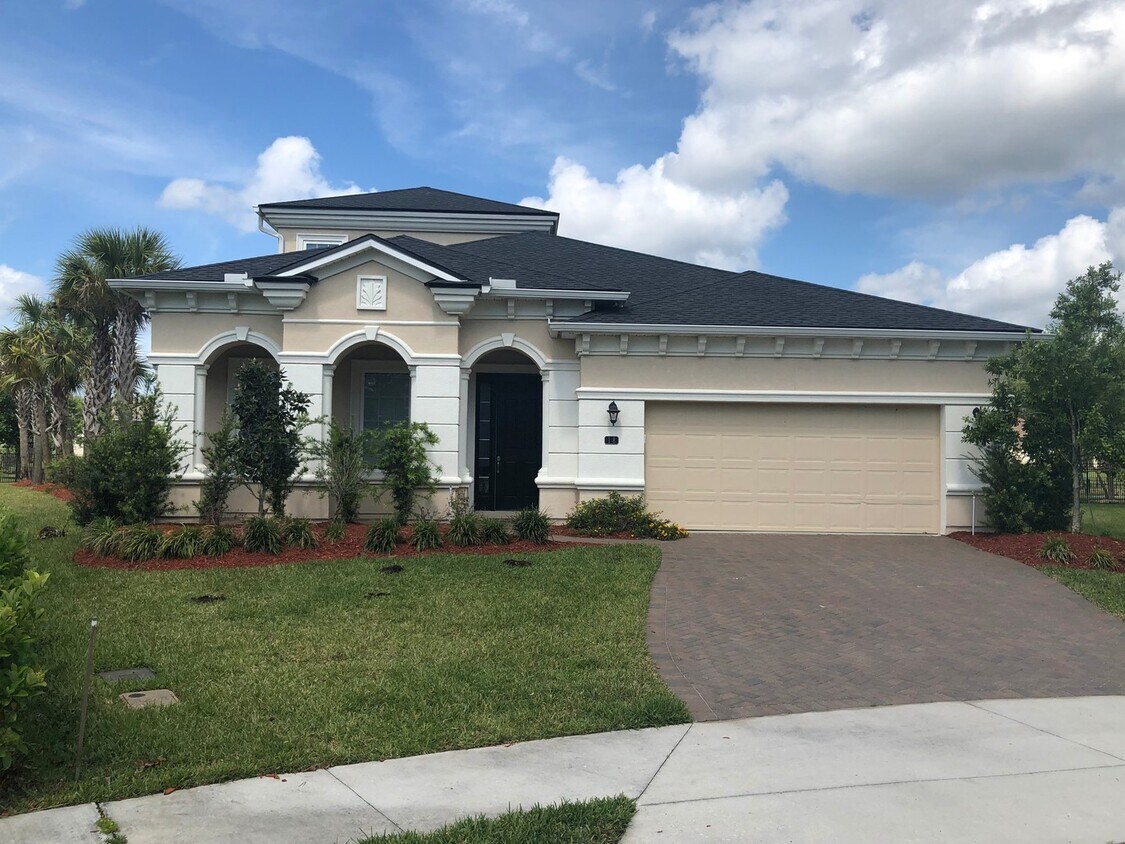 Primary Photo - Beautiful 4B/3B plus office single family ...