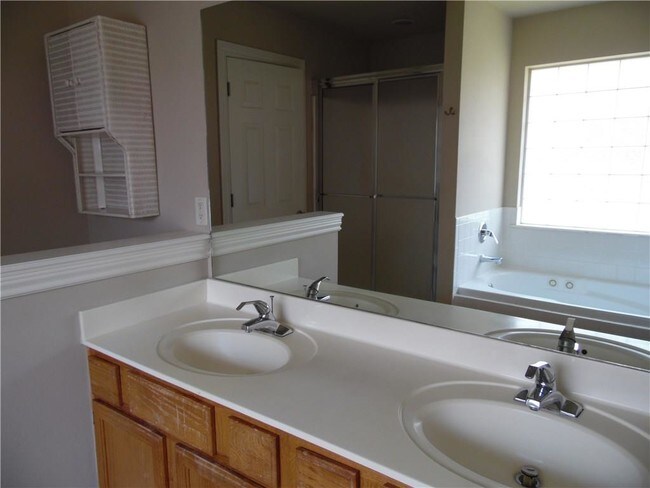 Building Photo - 3002 Scotia Ln