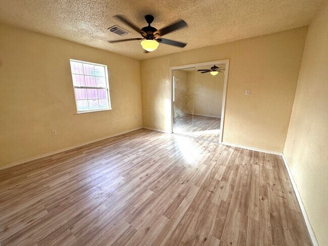 Building Photo - 16900 Wellborne Rd