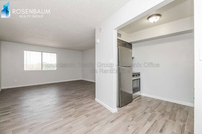 Foto del edificio - 1050 W University Dr