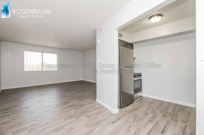 Building Photo - 1050 W University Dr