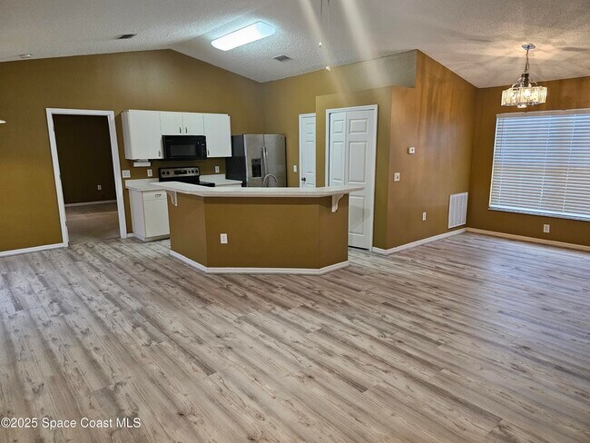 Foto del edificio - 1539 Glencove Ave NW