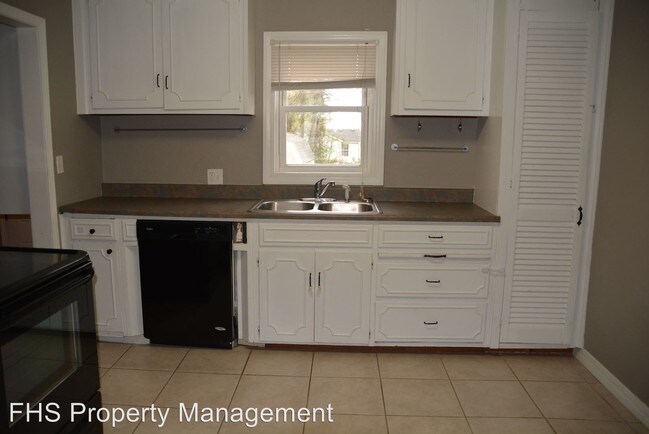 Building Photo - 3 br, 1 bath House - 1820 E. Monroe Street*