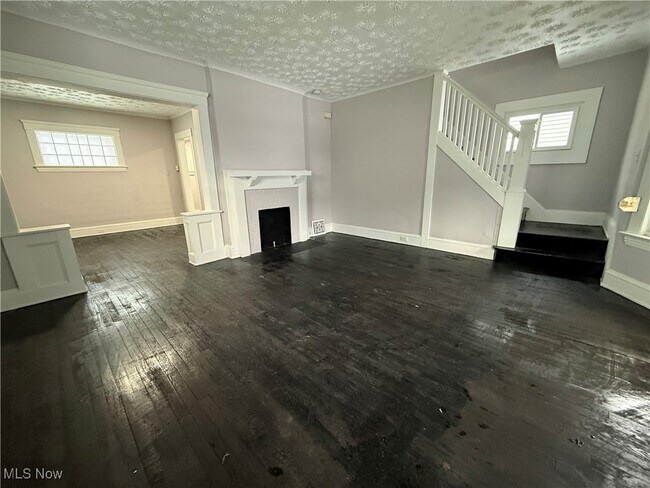 Foto del edificio - 4128 E 114th St