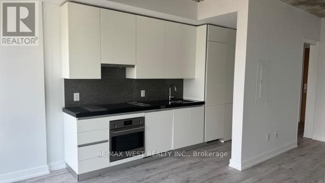 Photo du bâtiment - 625-629-1629 King St W