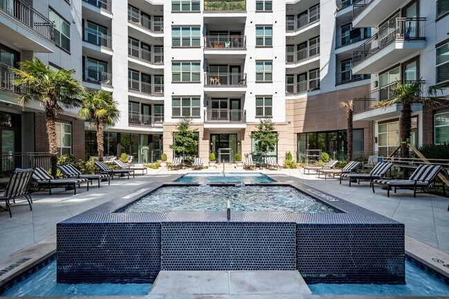 Building Photo - Luxia Swiss Avenue