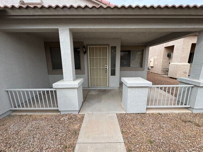 Foto del edificio - 3 bedroom plus den, 2 bath, on the golf co...