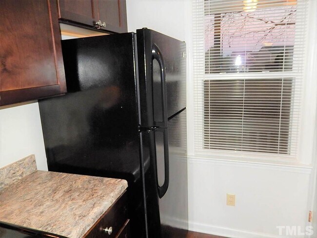 Building Photo - 1319 Wall Rd