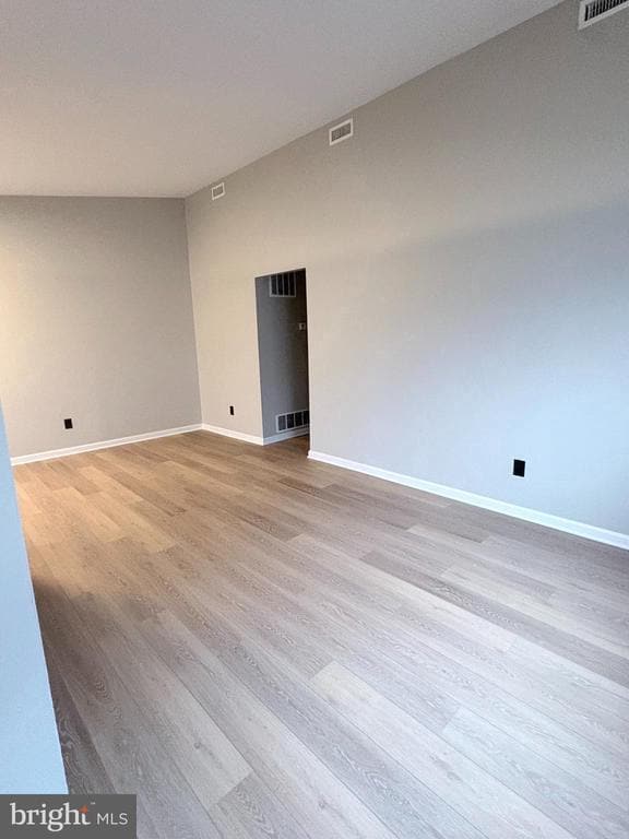 Foto del edificio - 390 Aldeberan Dr