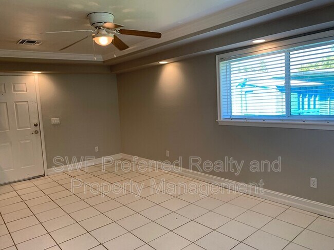 Foto del edificio - 222 FAIRWEATHER Ln