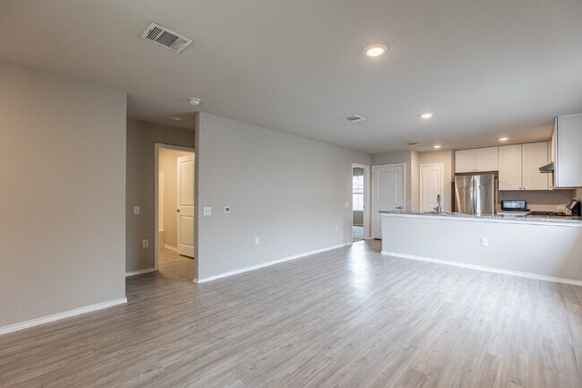 Building Photo - 5630 Willow Breeze