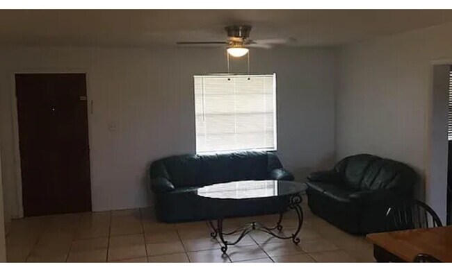 Building Photo - 125 Danbar Dr