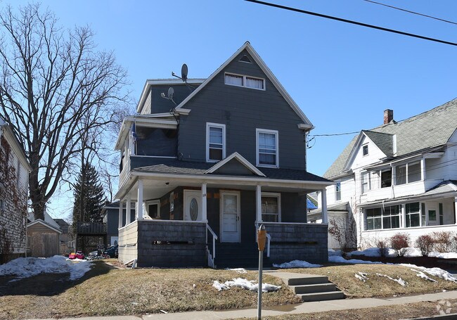 Building Photo - 18 Jefferson Ave