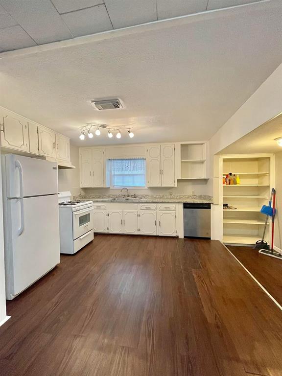 Foto del edificio - 1502 W 7th St