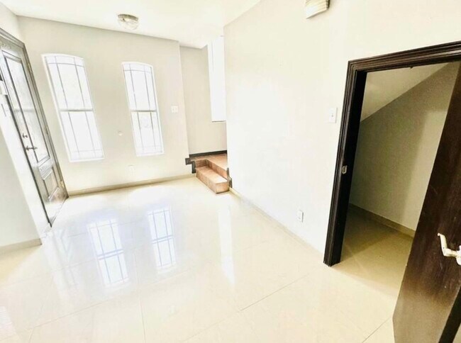 Foto del edificio - 1204 W Fig Ave