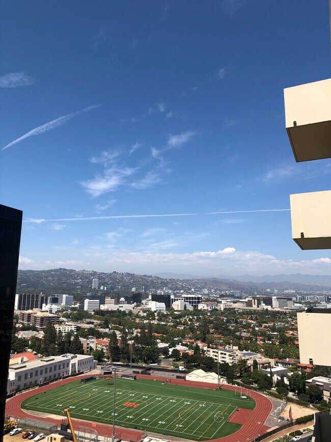 Beverly Hills View from the 19th floor - 2160 Century Park E