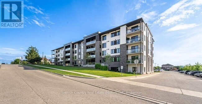Building Photo - 104 Summit Ridge Dr