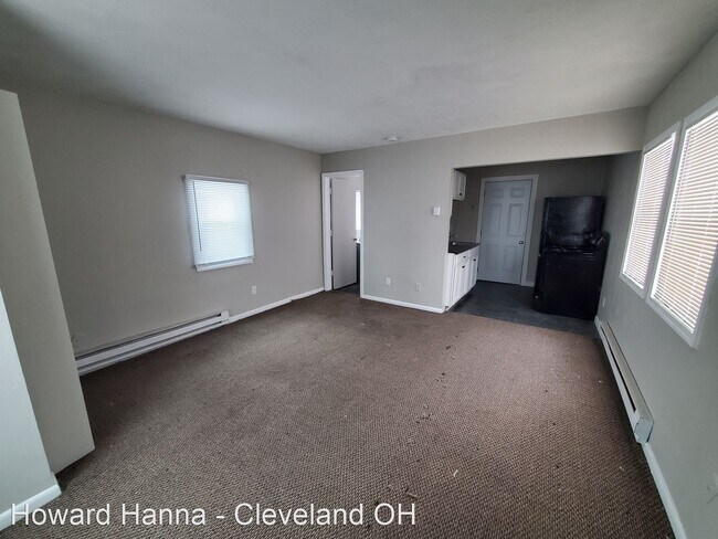 Studio, 1 bath House - 5014 W. Erie Avenue photo'