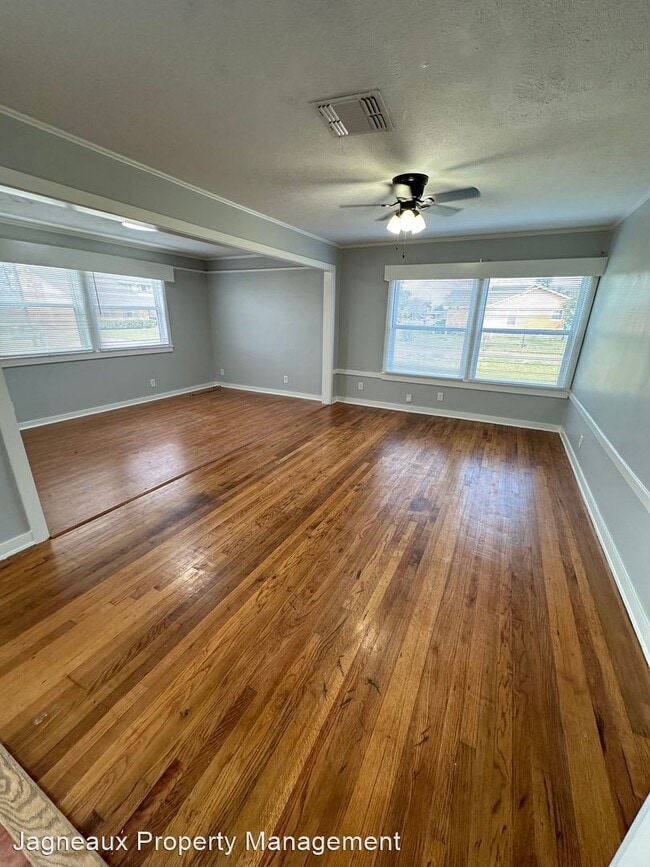 Foto del edificio - 3 br, 1 bath House - 32 Poinsettia Rd