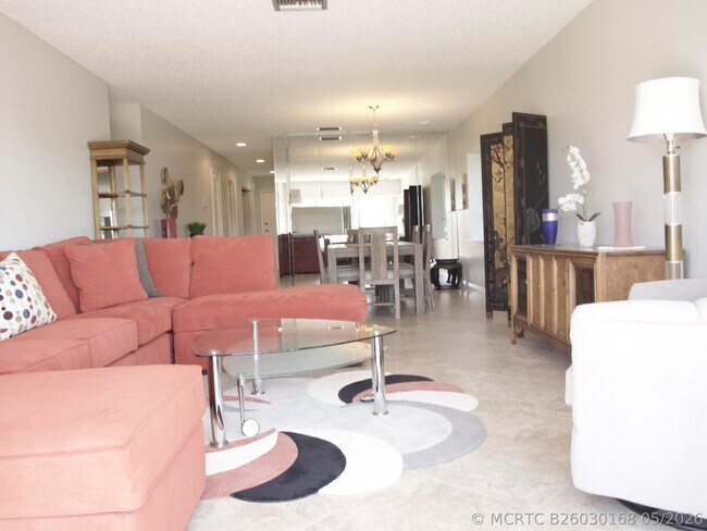 Foto del edificio - 13817 Royal Palm Ct