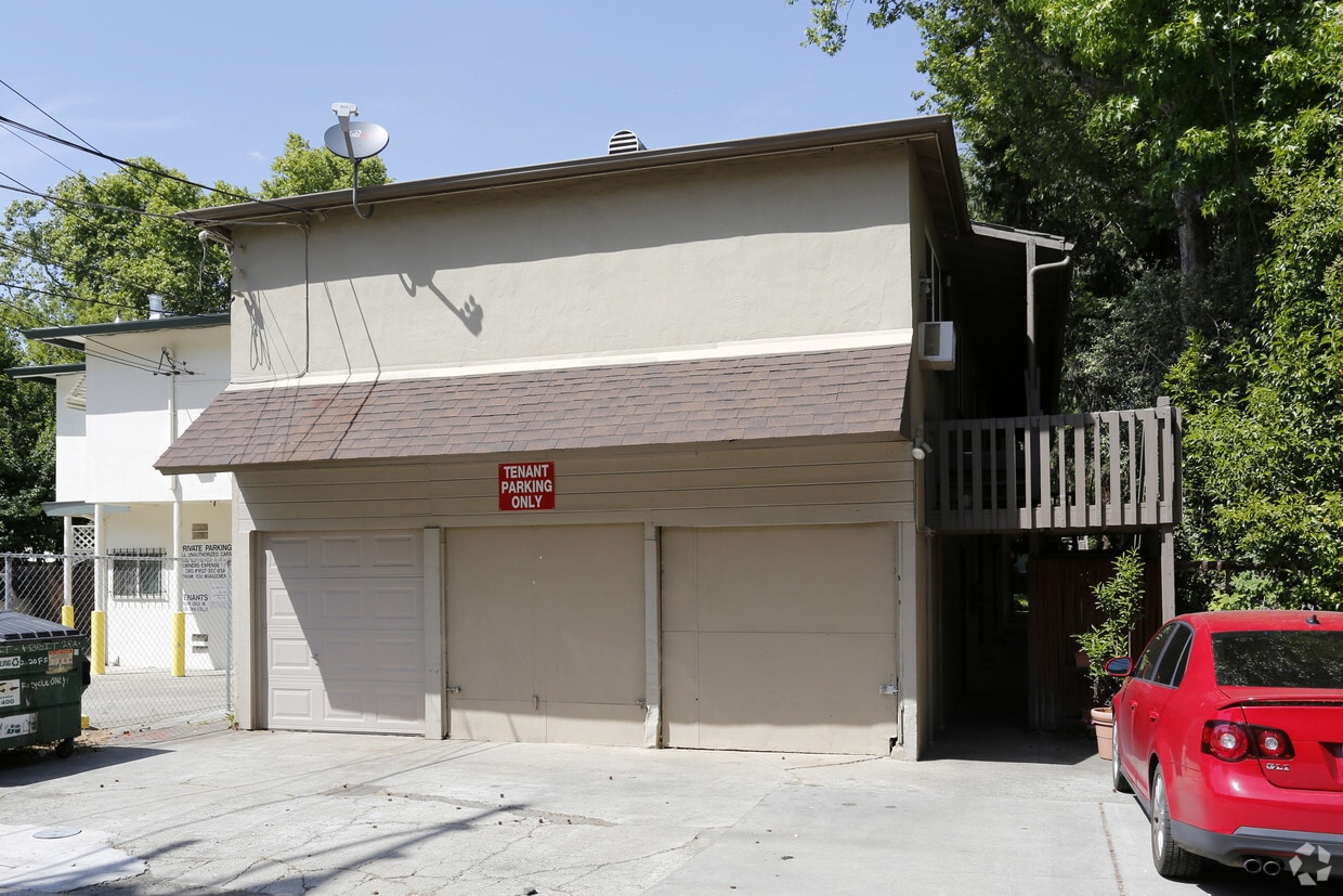 Building Photo - 2620 F St