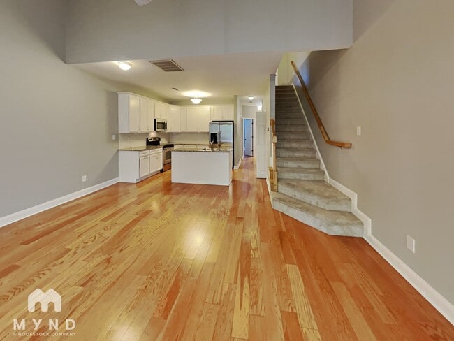 Building Photo - 105 Carved Oak Dr