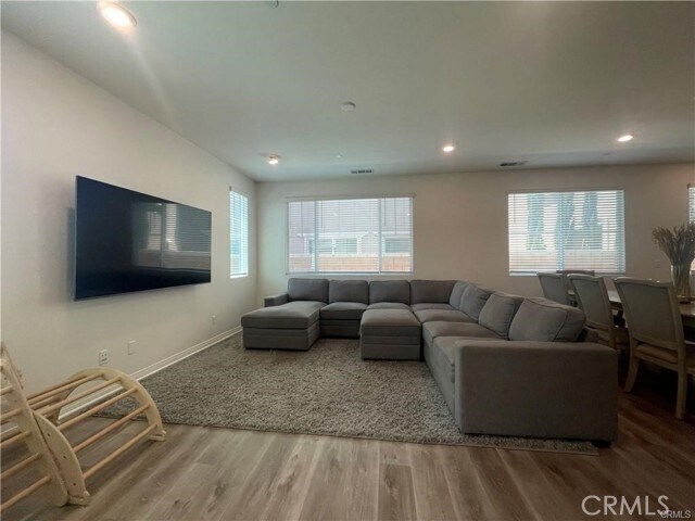 Foto del edificio - 3137 E Mt Rainier Drive